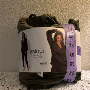 Brand New Felina Hoodie & Jogger Set! Jacket is full zip up!!